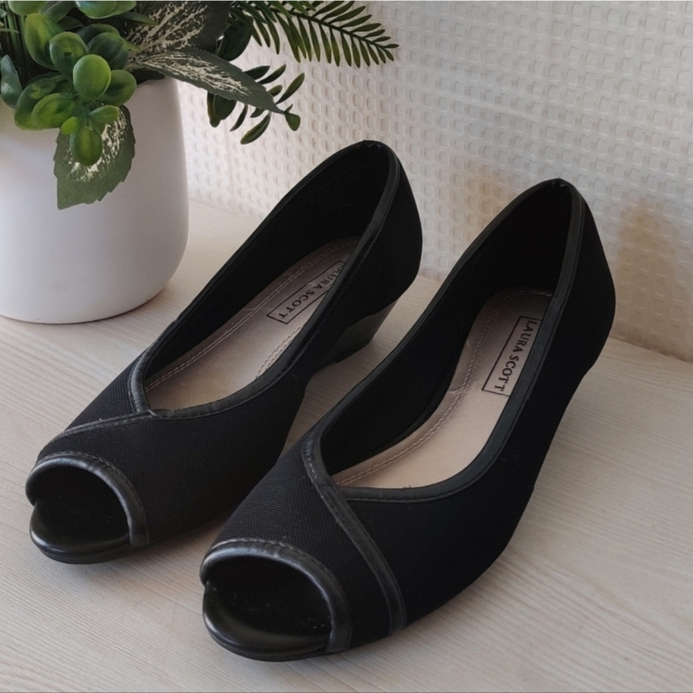 Laura Scott Women's Helena Black Pump, Peep Toe Wedges Size 6